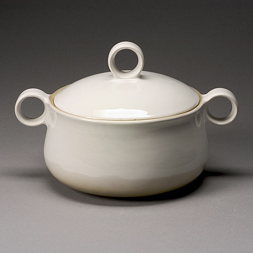 1032